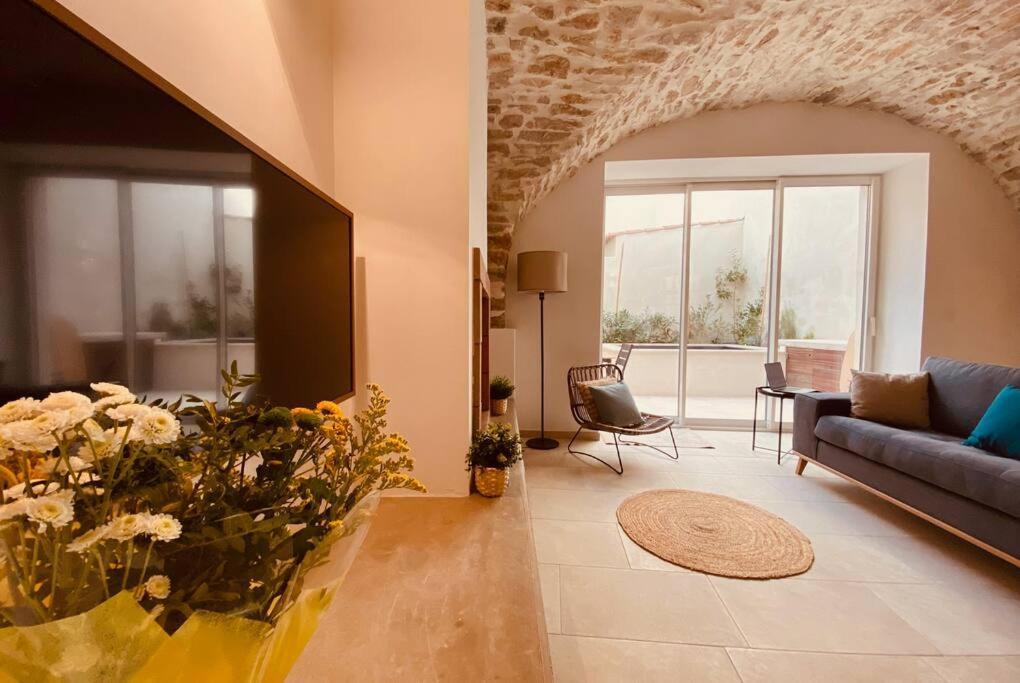 Terra Nostra - Townhouse - Swimming Pool Villa Nimes Bagian luar foto