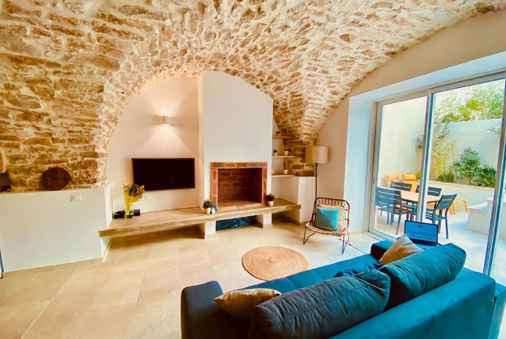 Terra Nostra - Townhouse - Swimming Pool Villa Nimes Bagian luar foto