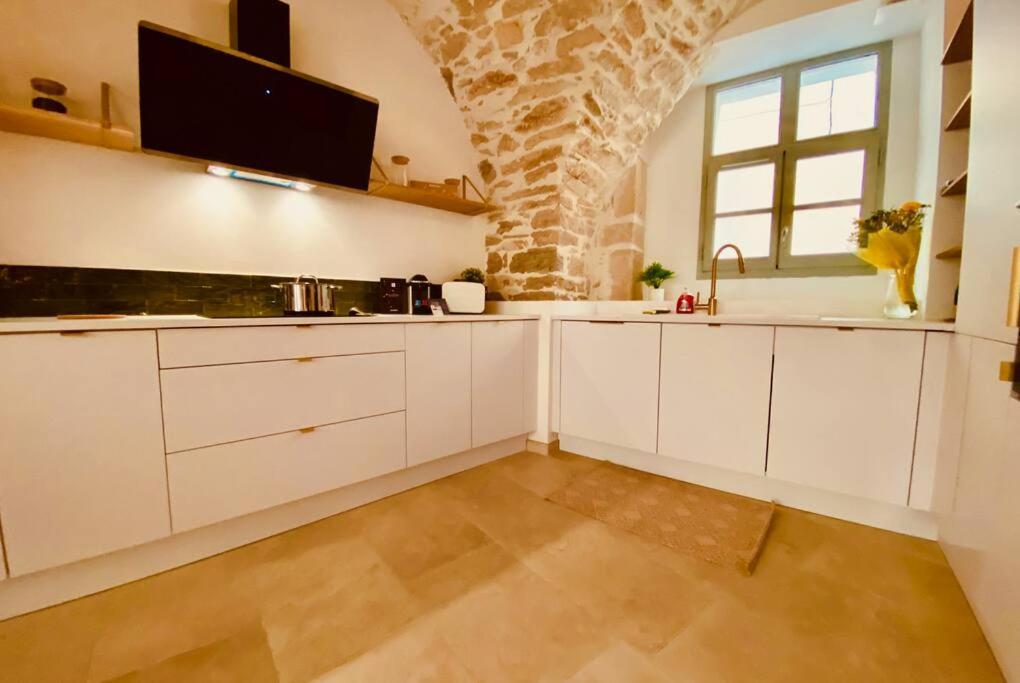 Terra Nostra - Townhouse - Swimming Pool Villa Nimes Bagian luar foto